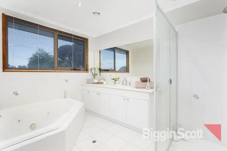 Fifth view of Homely house listing, 2 Constable Court, Scoresby VIC 3179