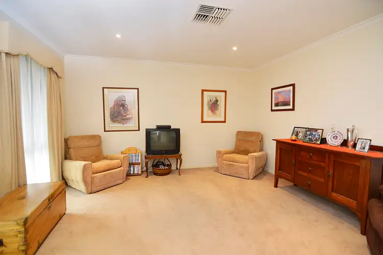 Sixth view of Homely house listing, 2 Edmund Barton Court, Mildura VIC 3500