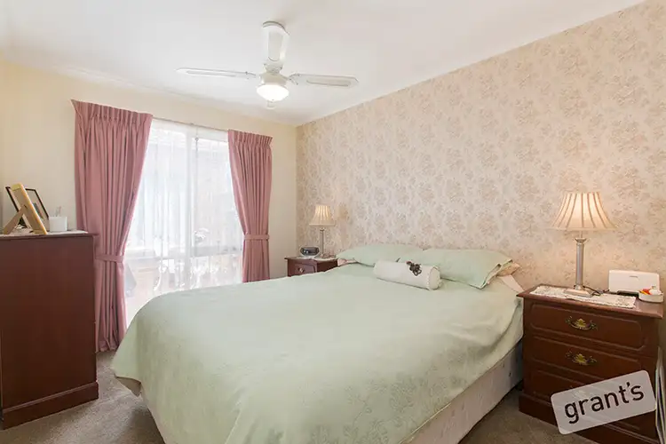 Seventh view of Homely house listing, 2 Leonard Avenue, Berwick VIC 3806
