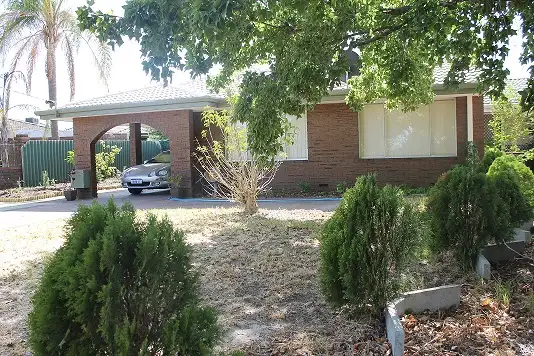 5A Lovett Place, Queens Park WA 6107