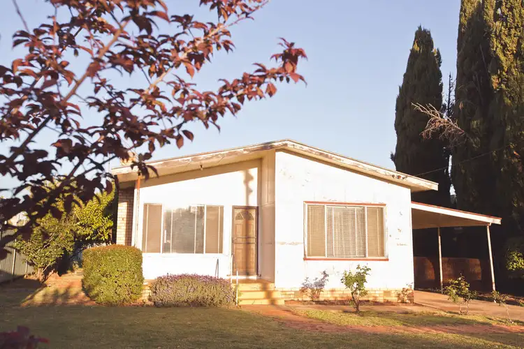 9 Ross Crescent, Griffith NSW 2680