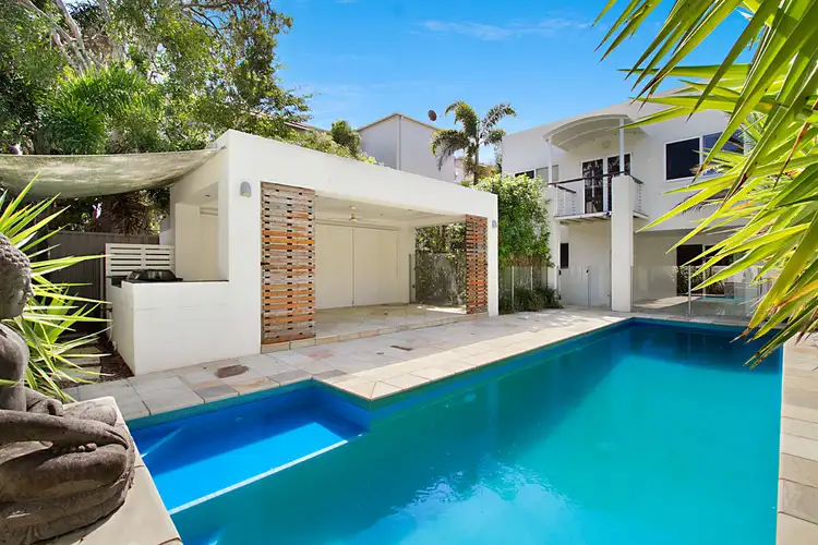 30 Ocean Street, Mermaid Beach QLD 4218