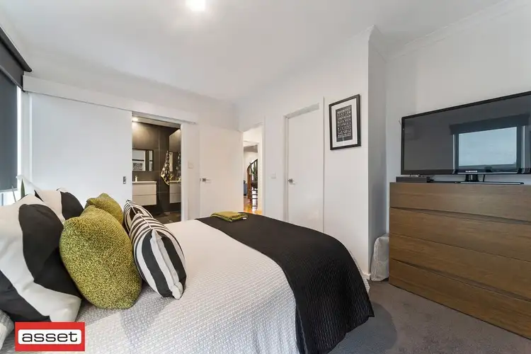 Sixth view of Homely house listing, 1/8 Burrawong Ave, Seaford VIC 3198