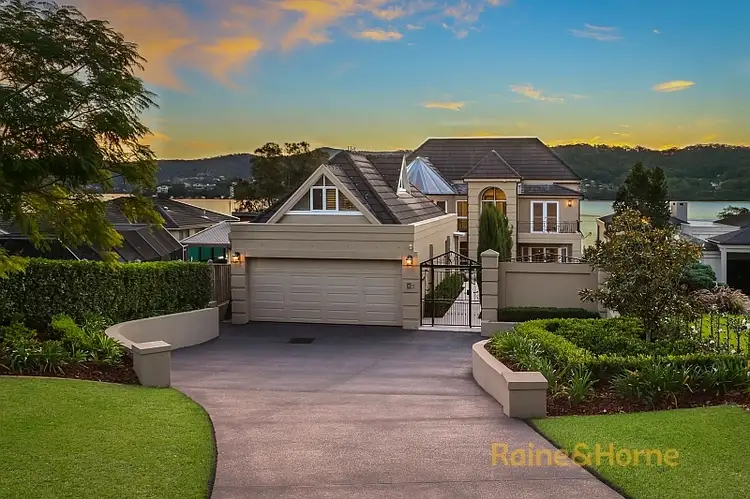 28 Albany Street, Point Frederick NSW 2250