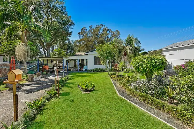 4 Henry Street, Chittaway Point NSW 2261