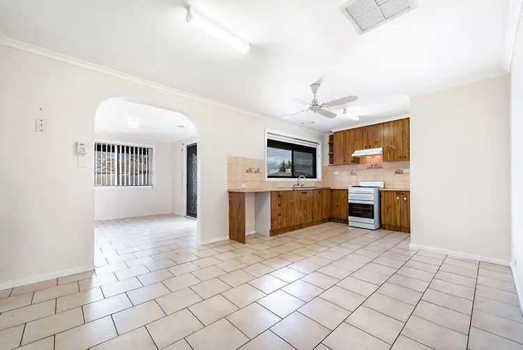 Seventh view of Homely house listing, 8 Magpie Court, Meadow Heights VIC 3048