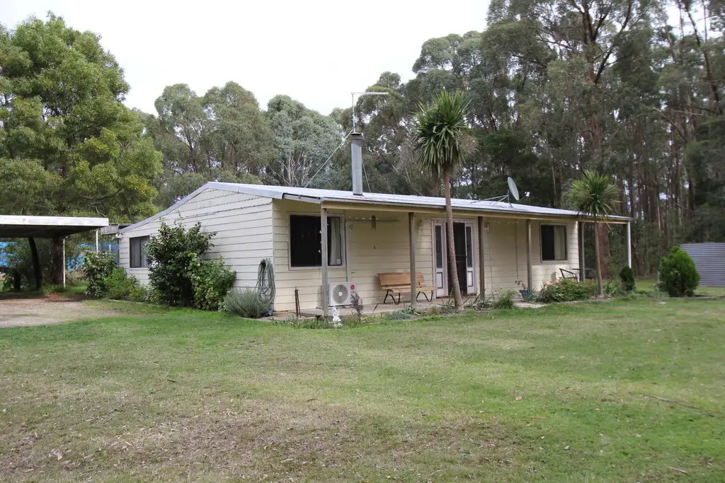 Main view of Homely house listing, 8 Forest Court, Enfield VIC 3352