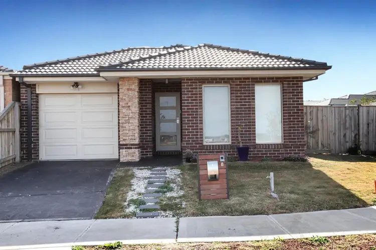 8 Hobart Way, Taylors Hill VIC 3037