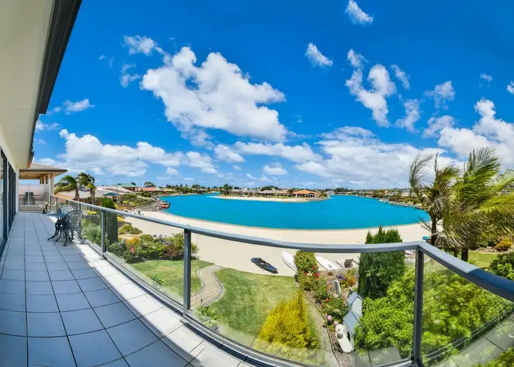 2 Lakeside Circuit, Encounter Bay SA 5211