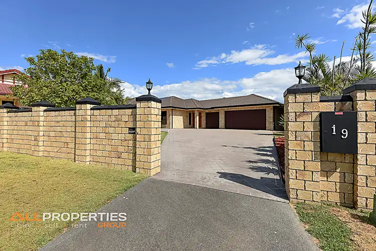 19 Lomond Place, Parkinson QLD 4115