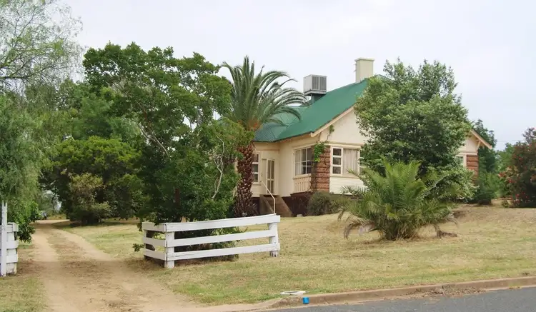 53 Forbes Street, Grenfell NSW 2810