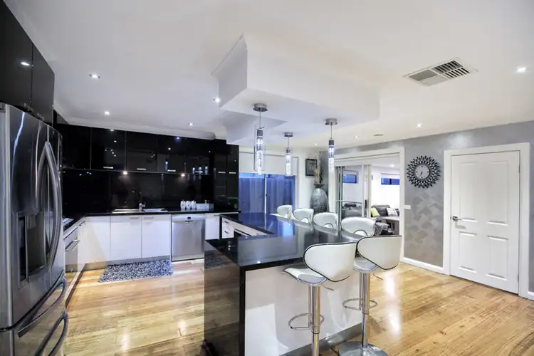 Sixth view of Homely house listing, 32 Grantley Drive, Gladstone Park VIC 3043
