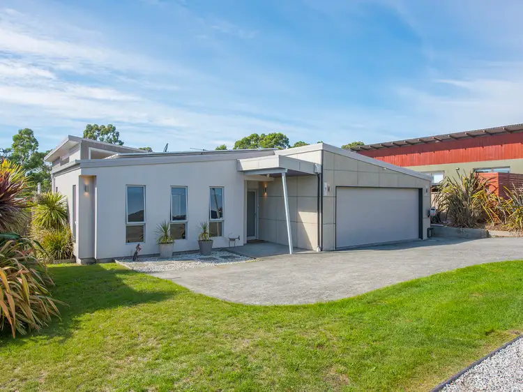 7 Staff Road, Electrona TAS 7054