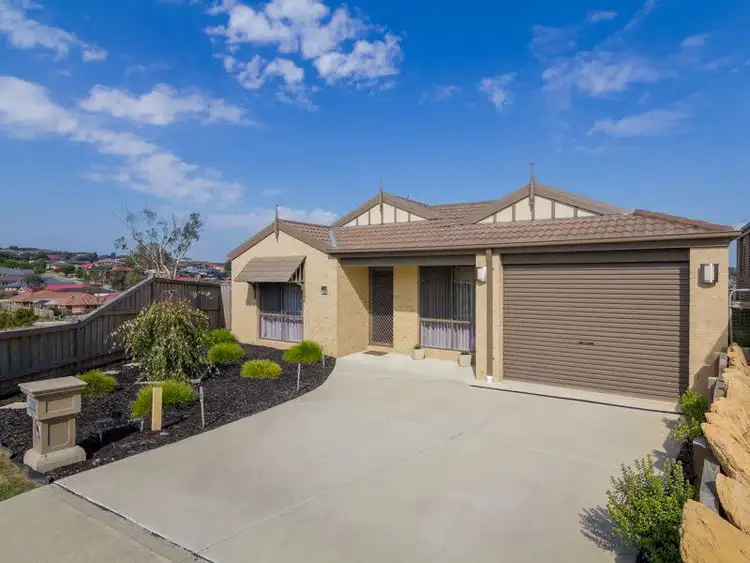 16 Jennifer Court, Pakenham VIC 3810
