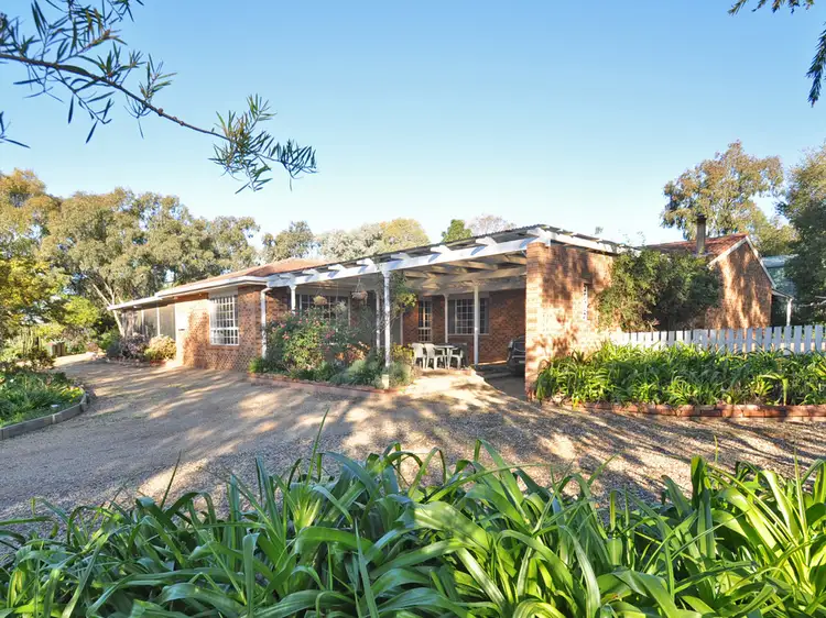 84 Wardle Street, Junee NSW 2663
