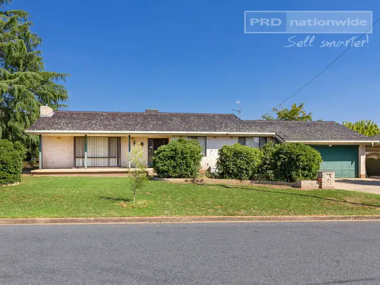 6 Huthwaite Street, Mount Austin NSW 2650