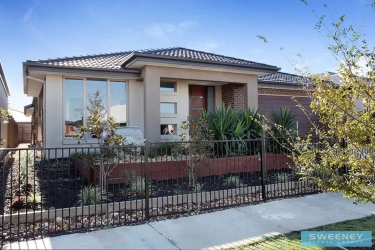 14 Peppermint Grove, Taylors Hill VIC 3037