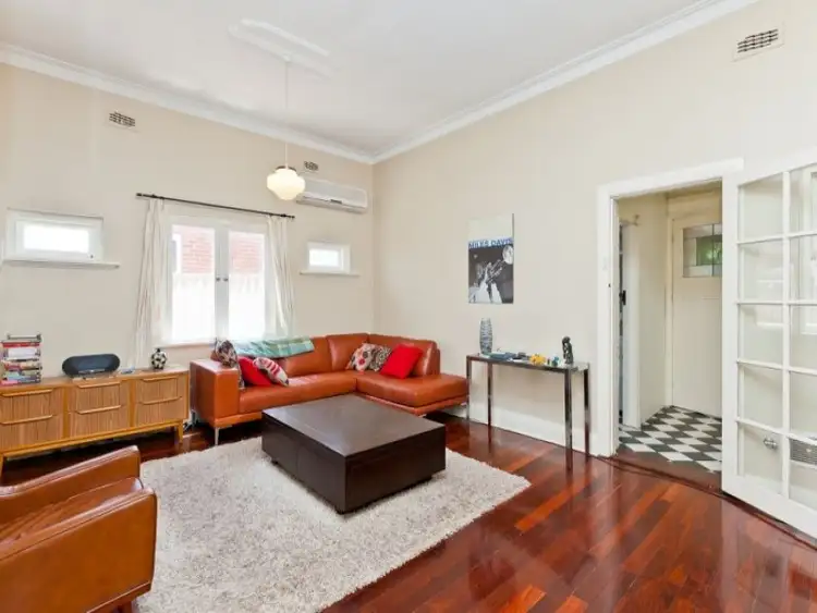 4 Sasse Avenue, Mount Hawthorn WA 6016