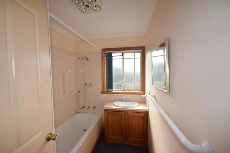 Sixth view of Homely house listing, 2/10 Kerry Court, Summerhill TAS 7250