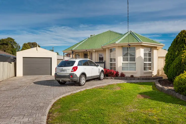 Second view of Homely house listing, 9 Dymock Court, Craigieburn VIC 3064