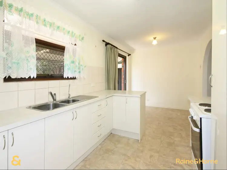 Fourth view of Homely house listing, 2 Amos Court, Morphett Vale SA 5162