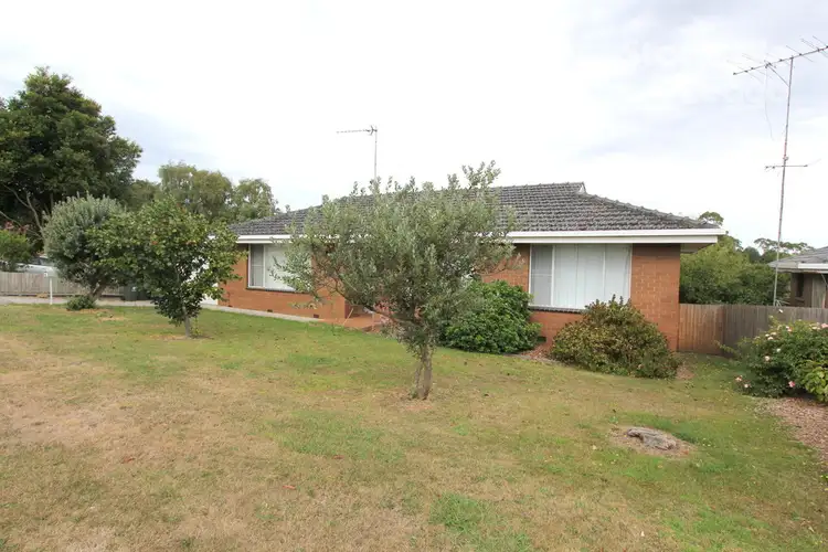 16 Peacock Street, Mirboo North VIC 3871