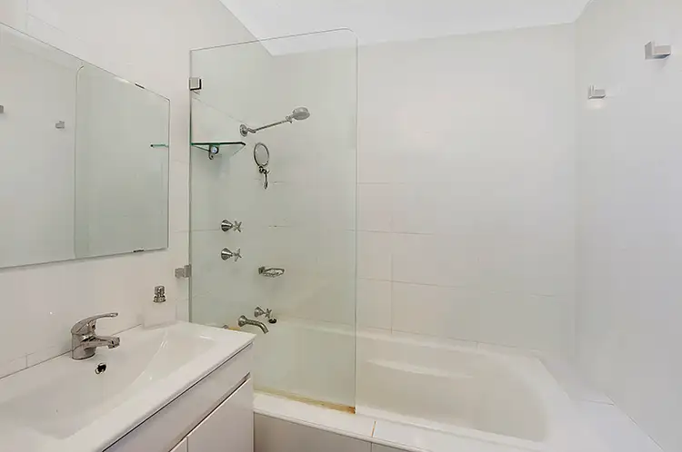 Sixth view of Homely apartment listing, 10/15 Oaks Avenue, Dee Why NSW 2099