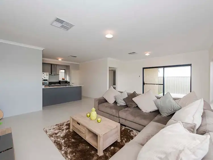 12 Wooleen Parkway, Beeliar WA 6164