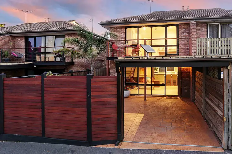 2/295 Nepean Highway, Seaford VIC 3198