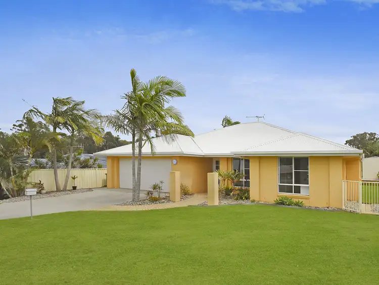 Second view of Homely house listing, 5 Seabreeze Court, Bonny Hills NSW 2445