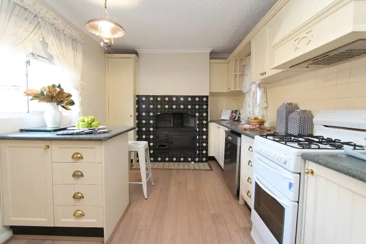 Fifth view of Homely house listing, 10 Henry Street, Bathurst NSW 2795