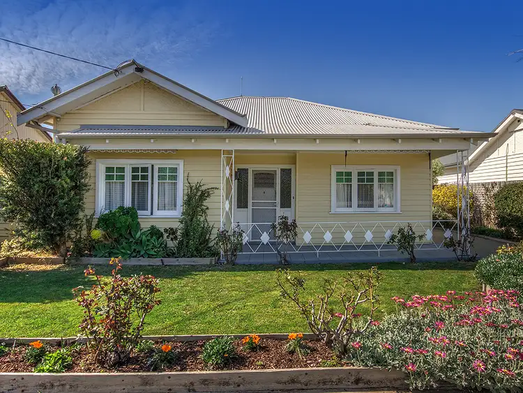 12 Garnet Street, Sunshine North VIC 3020