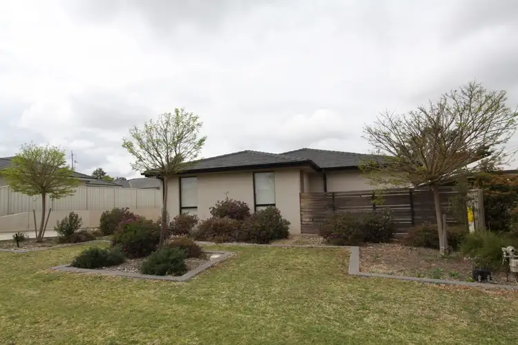 1/27 Dove Street, Mount Austin NSW 2650