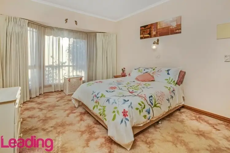 Fifth view of Homely house listing, 28 Heatherbrae Crescent, Sunbury VIC 3429