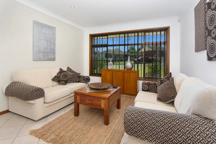 5 Rogers Avenue, Kanahooka NSW 2530