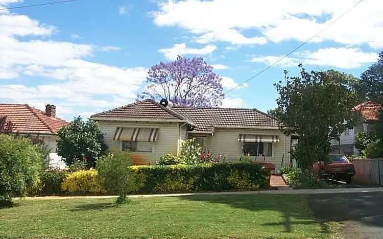 51 Lawrence Street, Bayswater WA 6053