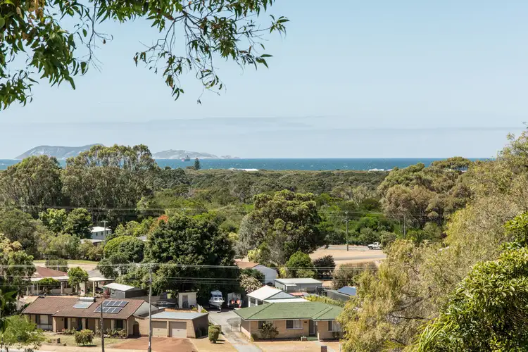 2 Wattle Court, Collingwood Heights WA 6330