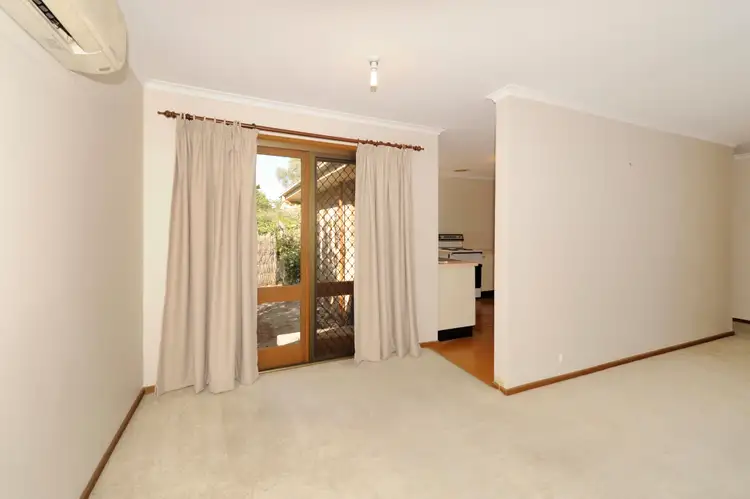 Fifth view of Homely house listing, 2 Hazel Smith Crescent, Oxley ACT 2903