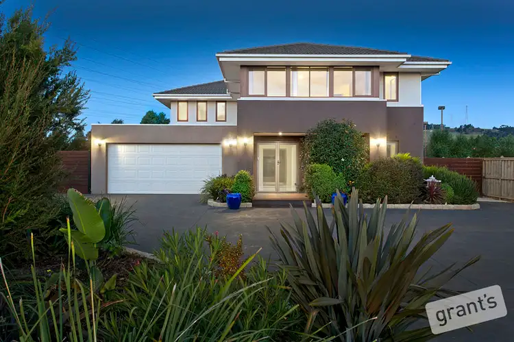 30 Rose Garden Court, Narre Warren North VIC 3804