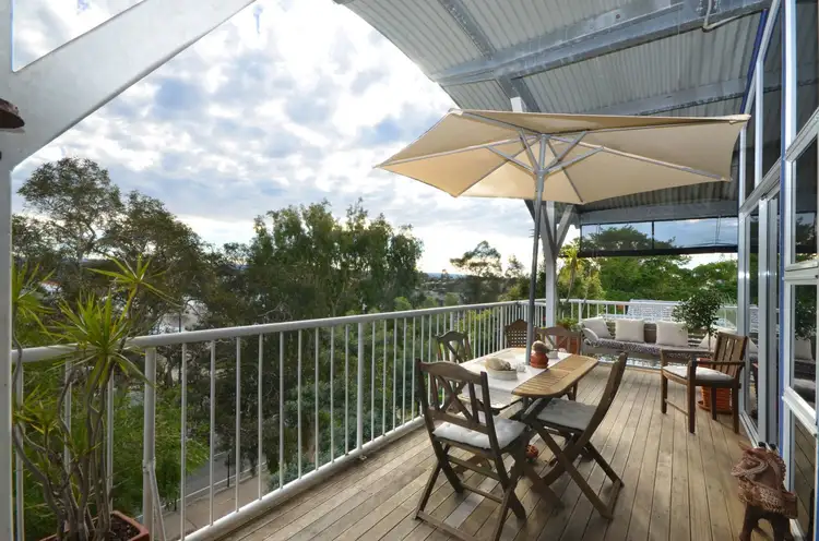 Villa @ / 2071 Gold Coast Hwy, Miami QLD 4220