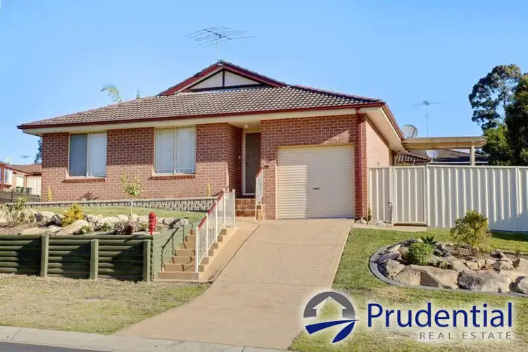 2/8 Carbasse Crescent, St Helens Park NSW 2560
