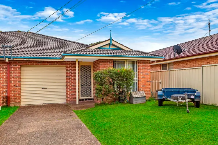 Main view of Homely unit listing, 2/15 Coraki Place, Ourimbah NSW 2258