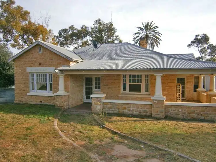 1 Matthews Street, Waikerie SA 5330