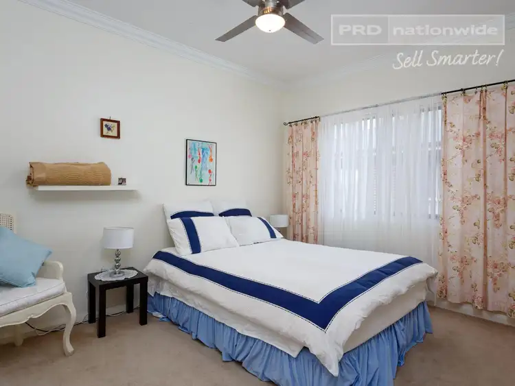 Fifth view of Homely house listing, 8 Headley Place, Kooringal NSW 2650