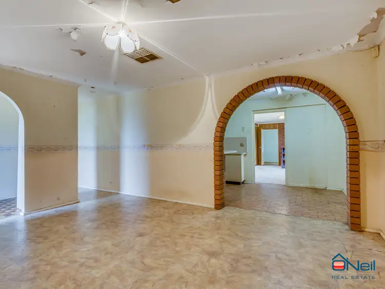 Second view of Homely house listing, 10 Becket Court, Camillo WA 6111