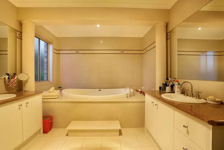 Fifth view of Homely house listing, 4 The Rise, Narre Warren North VIC 3804