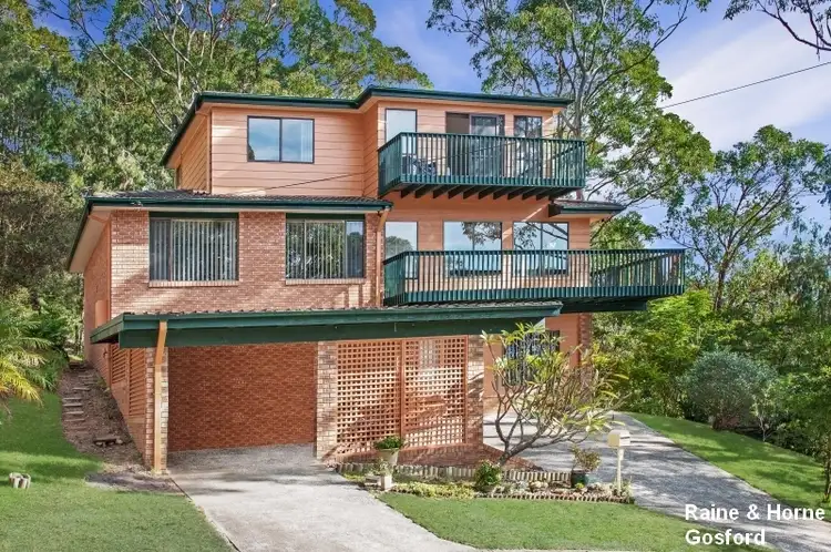 4 Coral Tree Place, Point Clare NSW 2250