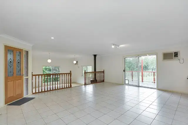 1 McDougall Close, Silkstone QLD 4304