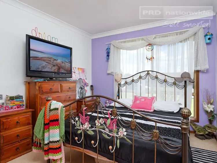 Sixth view of Homely house listing, 2 Tura Place, Glenfield Park NSW 2650