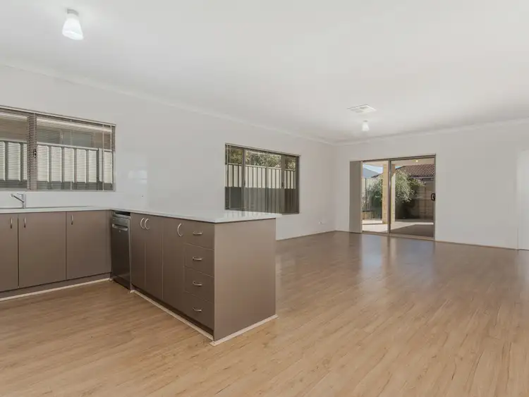 Seventh view of Homely house listing, 10 Nannup Bend, Baldivis WA 6171